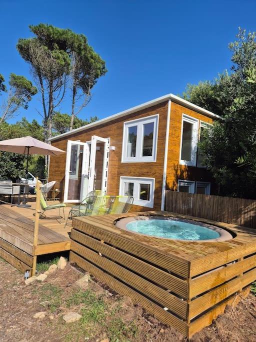 Cozy Tiny House - Where The Sea Meets The Florest Villa